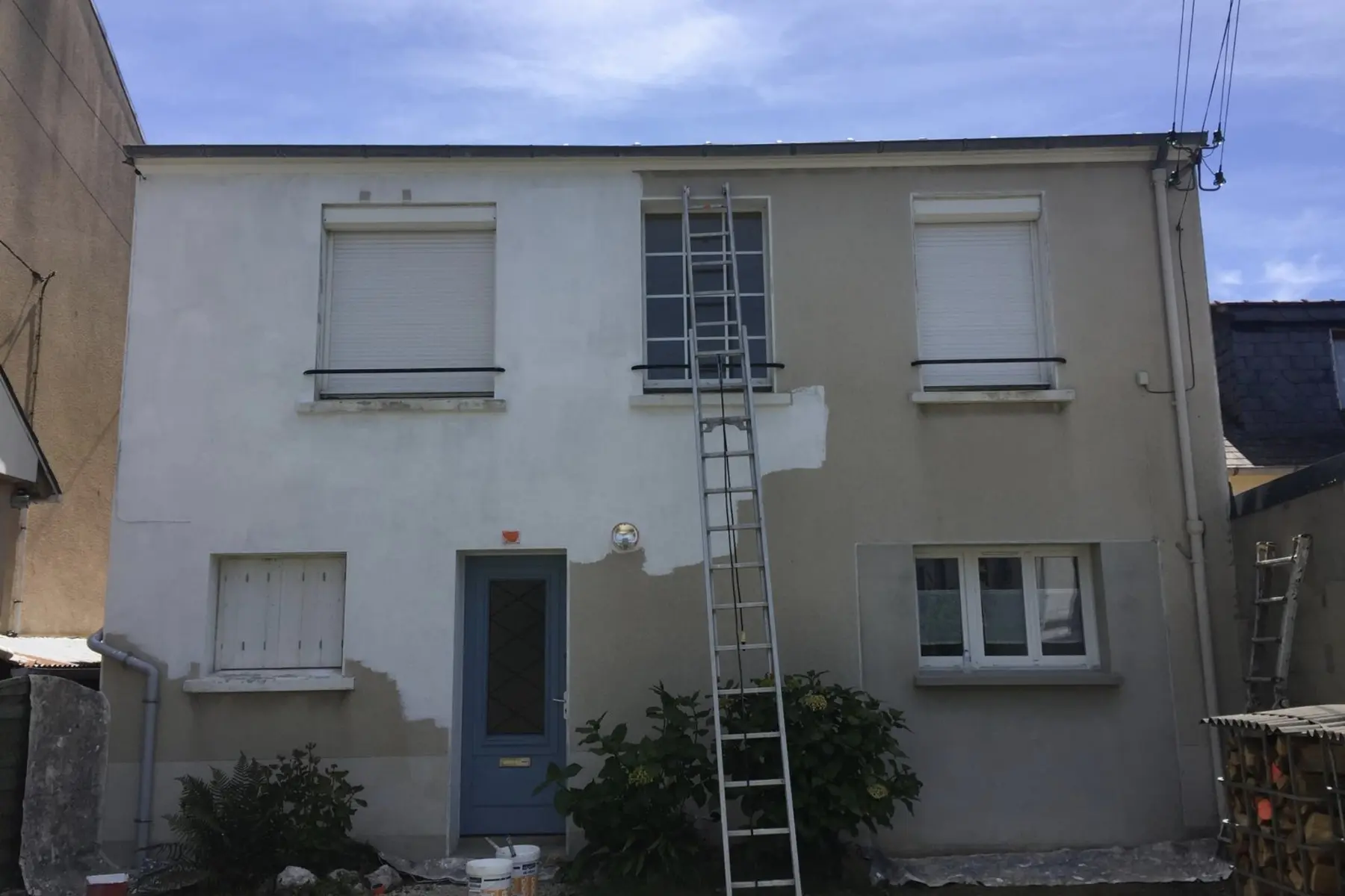 Ravalement et finition rouge — Avant
